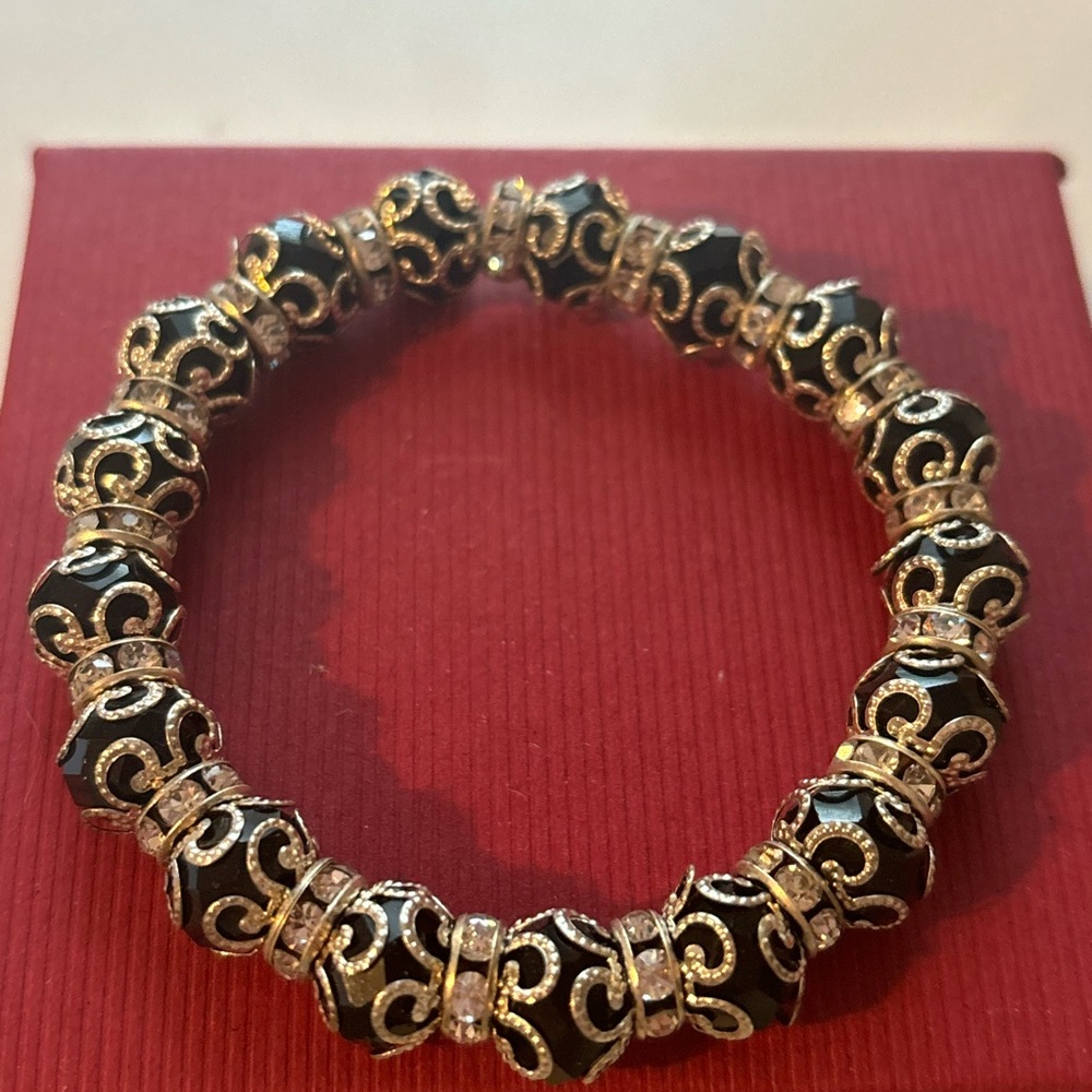 Elegant Black and Gold Beaded Bracelet